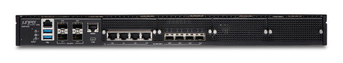 SSR1300ルーターは中規模のデータセンターまたはキャンパスへの導入に最適です。 