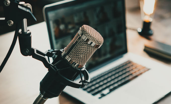 digital-microphone-laptop